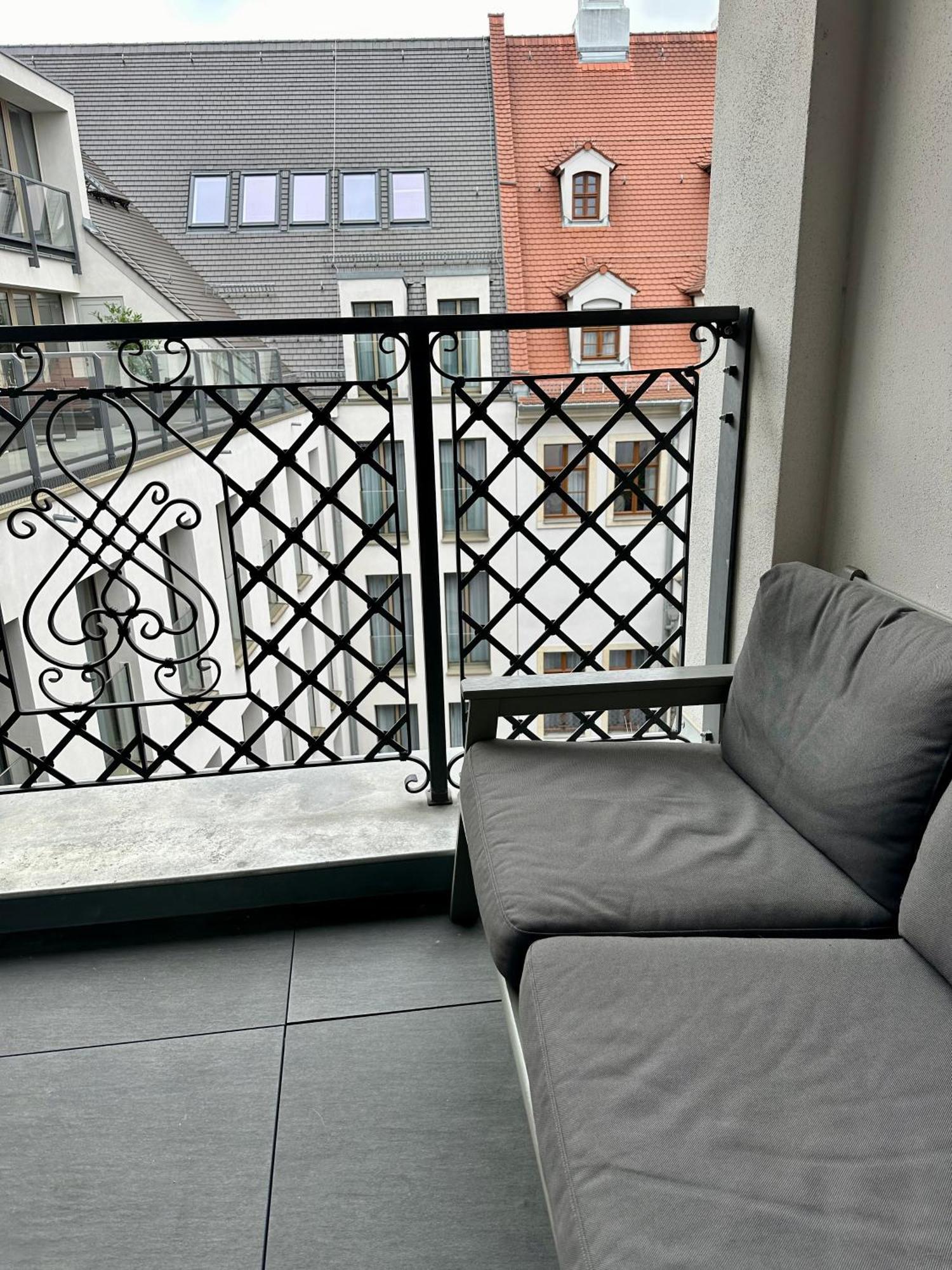 Exklusives Apartment Mit Einmaligem Blick Zur Frauenkirche - Parkplatz Kostenfrei Dresde Extérieur photo