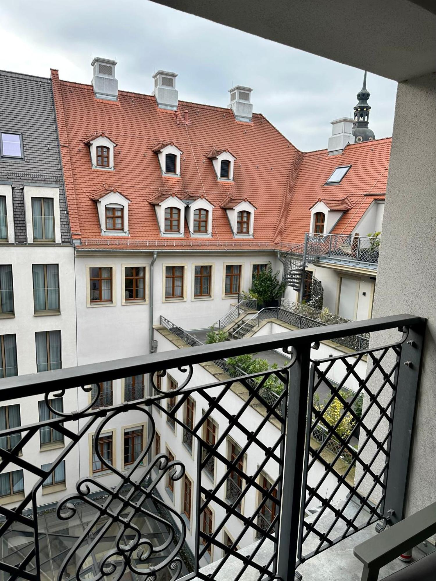 Exklusives Apartment Mit Einmaligem Blick Zur Frauenkirche - Parkplatz Kostenfrei Dresde Extérieur photo