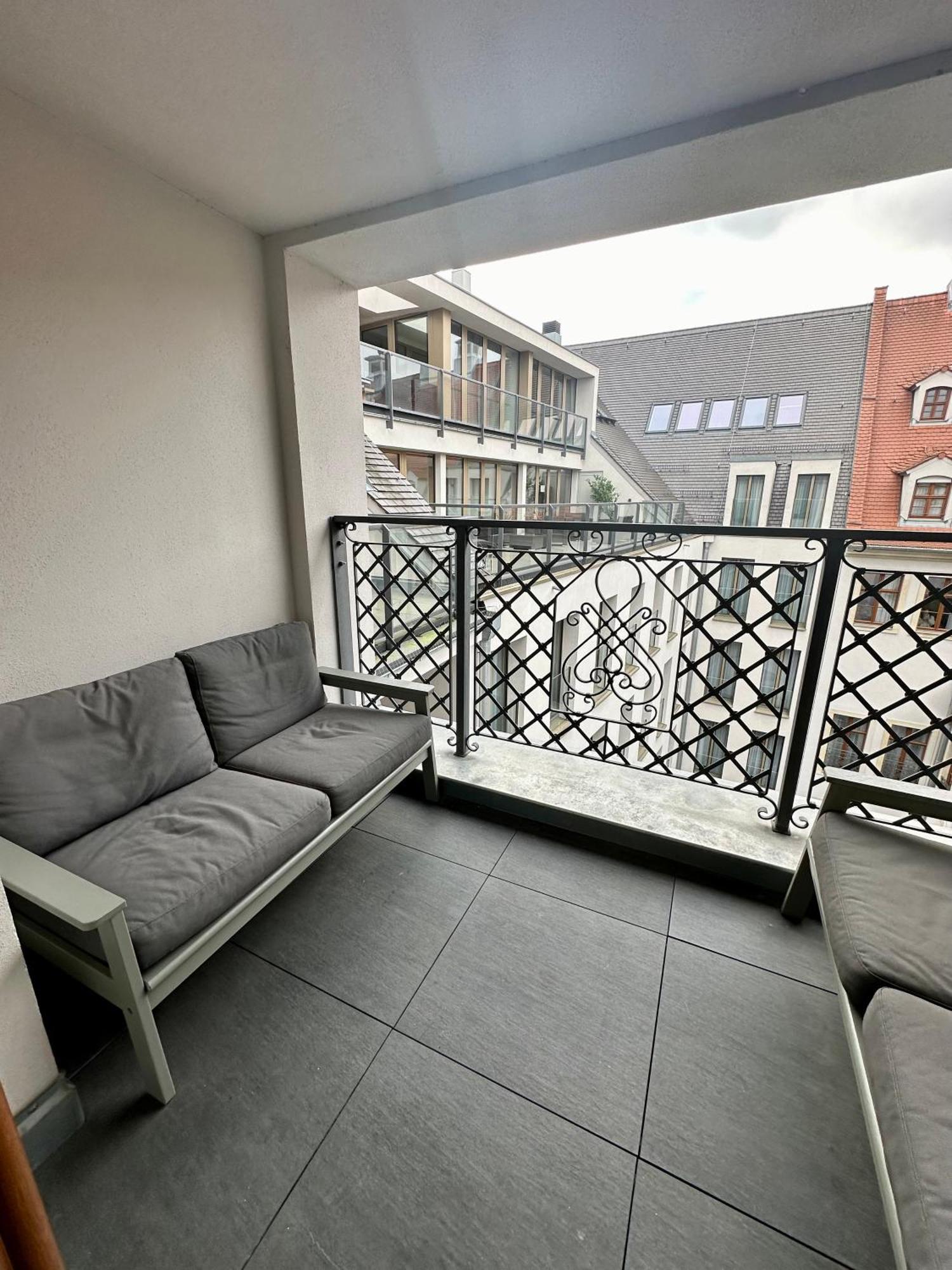Exklusives Apartment Mit Einmaligem Blick Zur Frauenkirche - Parkplatz Kostenfrei Dresde Extérieur photo